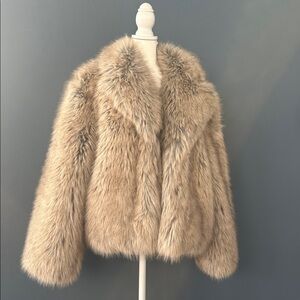 ⭐️NWT⭐️ Elan Faux Fur Jacket - STUNNING!